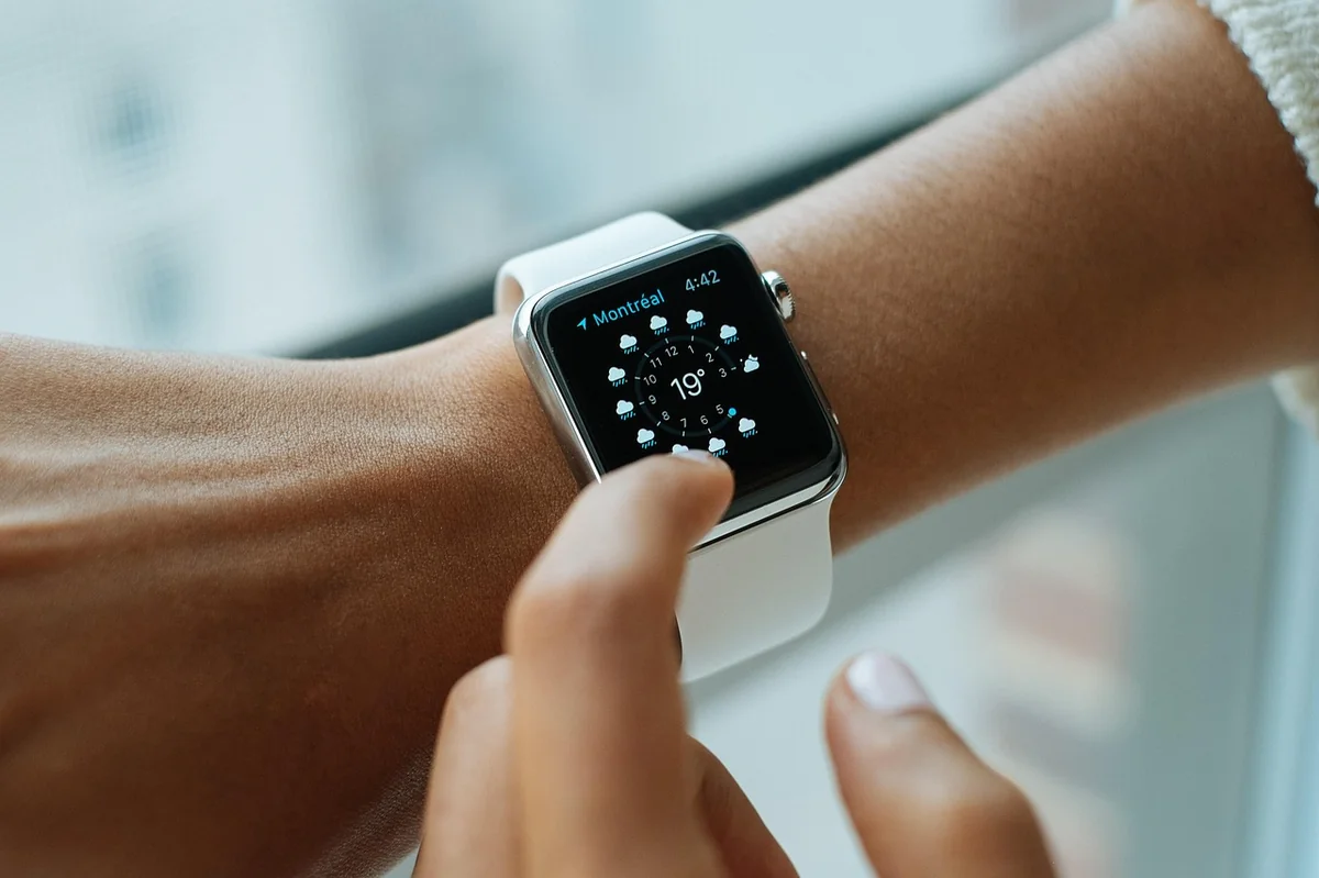 smart watch, apple, wrist, wristwatch, watch, apple watch, gadget, digital, weather, technology, style, fashion, smart, mobile, display, screen, touch, touch screen, application, app, device, electronic, interface, modern, wireless, clock, mobility, time, multimedia, social, design, internet, wear, hand, smart watch, watch, watch, watch, watch, watch, apple watch, clock, clock, time, time, time - affordable wireless chargers for multiple devices