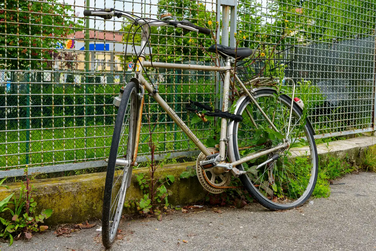 urban cycling, city bike, street photography, commute, eco-friendly transport, bicycle parking, urban lifestyle, sidewalk, metropolis, pavement. - best bike locks for urban commuting
