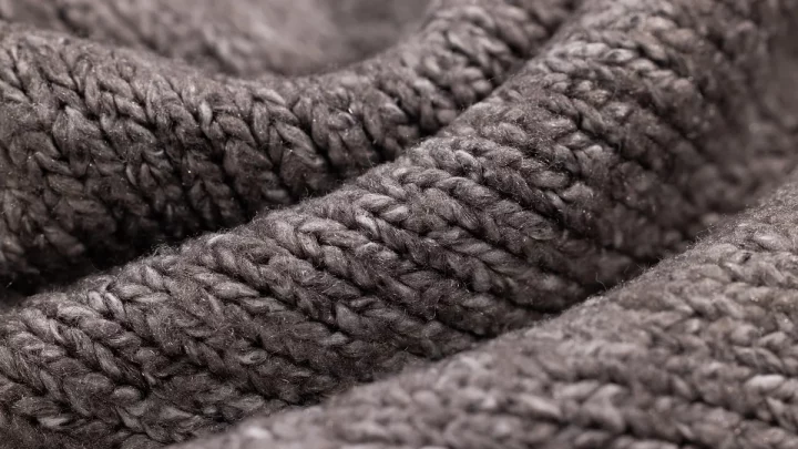 Best fabric shavers for reviving old sweaters: 6 guide - best fabric shavers for reviving old sweaters