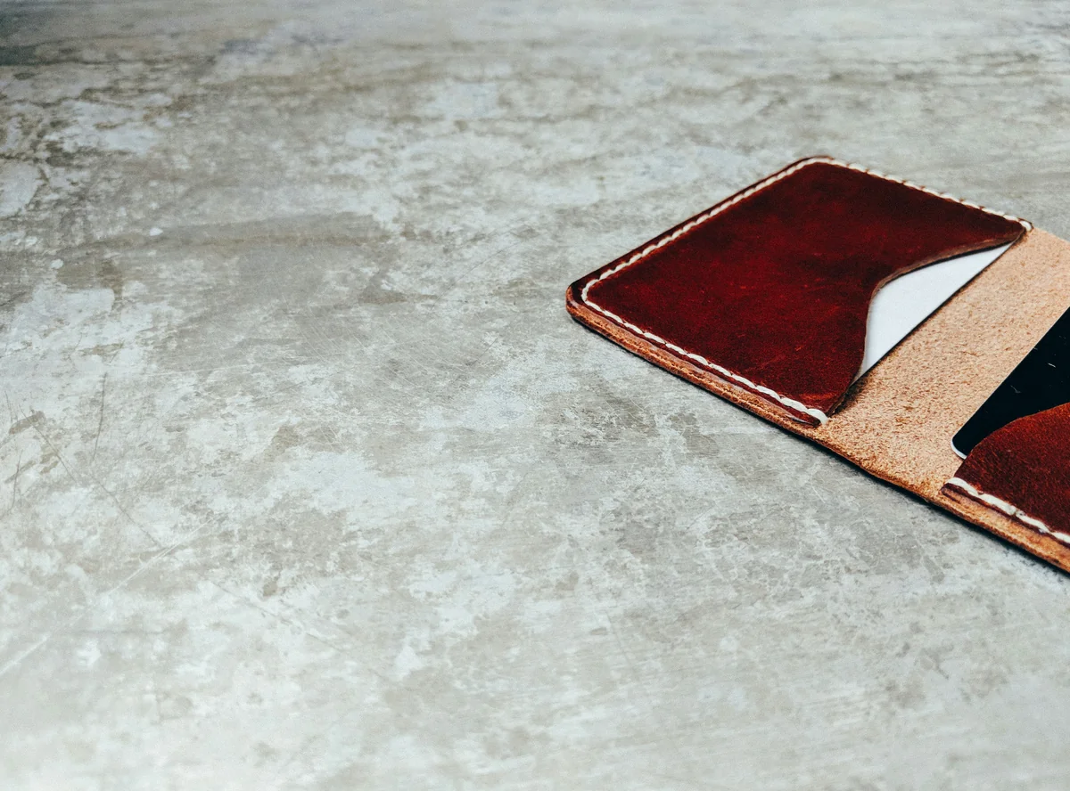 Leather Wallet by La Compagnie Robinson - best minimalist wallets for men with rfid blocking